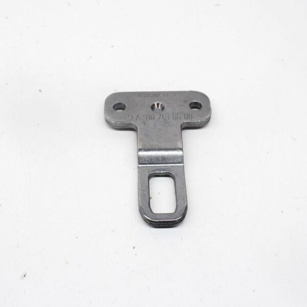 A9107430600 - NEW MB SPRINTER W907 W910 LEFT LOWER DOOR LOCK SRIKER A9107430600 ORIGINAL