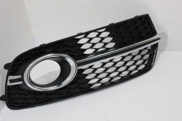8R0807682ACBFM - AUDI Q5 8R Front Right Bumper Air Guide Grille 8R0807682ACBFM ORIGINAL