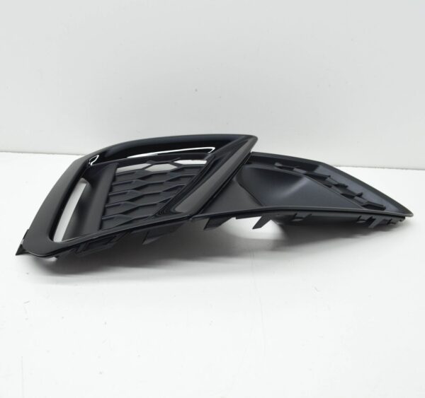 8W0807682AMT94 - NEW AUDI A4 AVANT B9 FRONT RIGHT BUMPER GRILLE 8W0807682AMT94