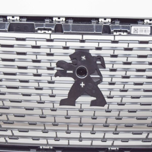 98263266XT - PEUGEOT 2008 Radiator Grille 98263266XT ORIGINAL