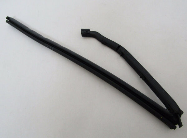 95553376201 - Porsche Cayenne 9pa door rubber seal rear right 95553376201 NEW ORIGINAL