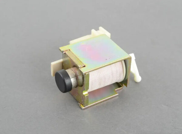 95562417001 - Porsche Cayenne 9pa Circuit Locking Magnet 95562417001 NEW GENUINE