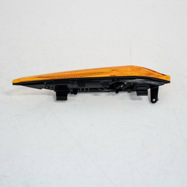 95863107200 - NEW PORSCHE CAYENNE 92A FRONT RIGHT FENDER TURN SIGNAL 95863107200 ORIGINAL