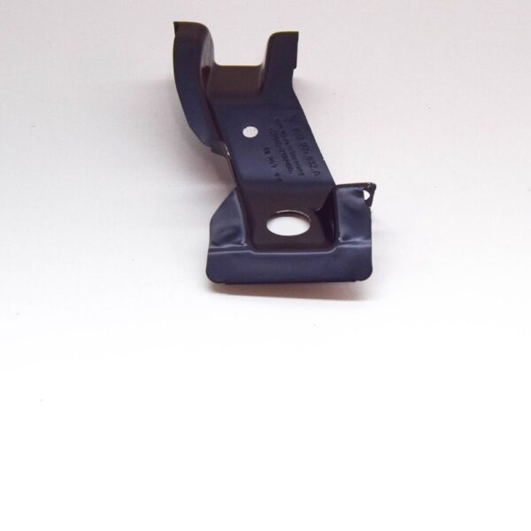 95B805832AYGRV - PORSCHE MACAN 95B Right Fender Inner Support Bracket 95B805832AYGRV NEW