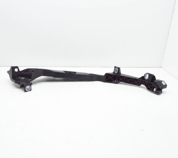 95B807889F - Porsche Macan 95b.2 radiator mount front left 95B807889F new original