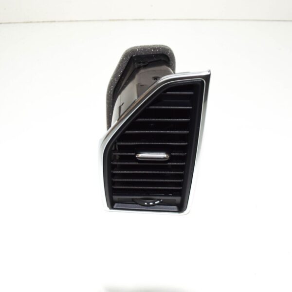 95B819202EG0B - Porsche Macan 95b Ventilation Slot Right Center Dashboards 95B819202EG0B NEW