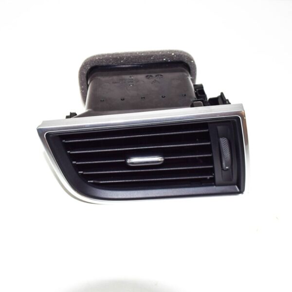 95B819701EG0B - PORSCHE MACAN 95B LEFT OUTER A/C VENT 95B819701EG0B GENUINE