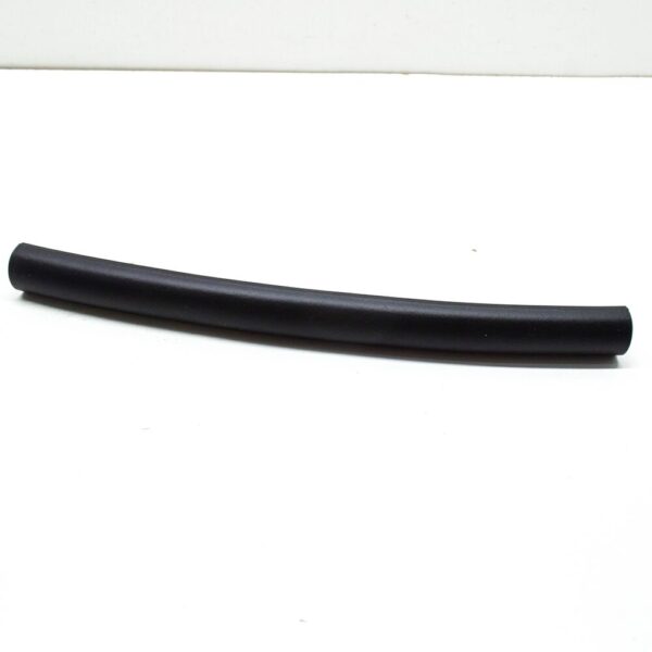 95B823727A - Porsche Macan Dront bonnet gasket 95B823727A new original