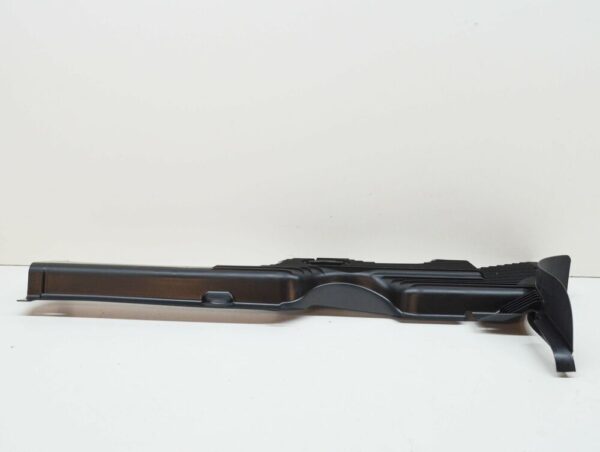 95B825282B1E0 - NEW PORSCHE MACAN 2014-> REAR BASE RIGHT TRIM 95B825282B1E0 ORIGINAL
