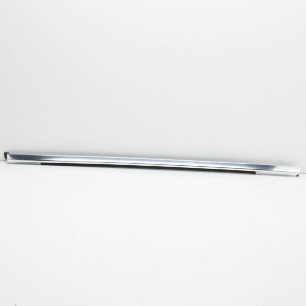 95B839476CGV9 - Porsche Macan 95b.2 door strip rear right 95B83976CGV9 NEW original
