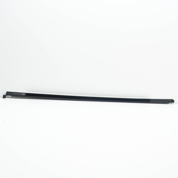 95B839476CGV9 - Porsche Macan 95b.2 door strip rear right 95B83976CGV9 NEW original
