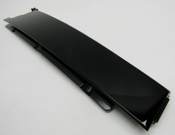 95B853351D - Porsche Macan 95b door strip rear left 95B853351D NEW ORIGINAL