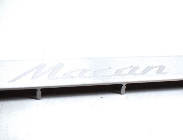 95B853468T - Porsche Macan Mk2 Front Right Rocker Panel Sill Trim 95B853468T NEW GENUINE