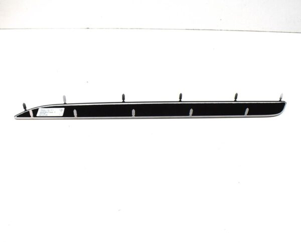 95B853468T - Porsche Macan Mk2 Front Right Rocker Panel Sill Trim 95B853468T NEW GENUINE