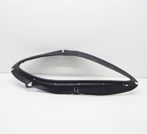 95B941323E - Porsche Macan 95B front left headlight gasket rubber 95B941323E new genuine