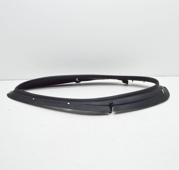 95B941323E - Porsche Macan 95B front left headlight gasket rubber 95B941323E new genuine