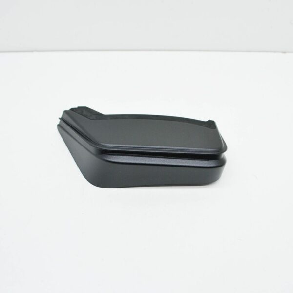 95B945428G - Porsche Macan 95b taillight center right cover 95B945428G 2019 NEW ORIGINAL