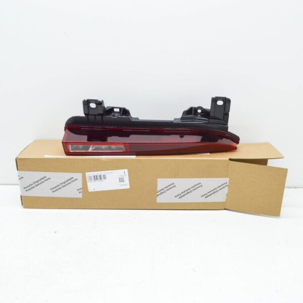 95B945702D - Porsche Macan 95b.2 reversing lights rear right reflector 95B945702D NEW