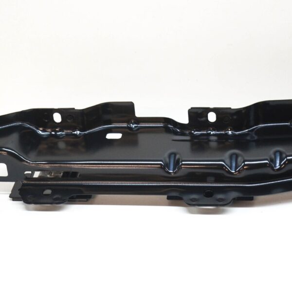 9Y0805015C - Porsche Cayenne 9y0 radiator mount front splash protection 9Y0805015C NEW original