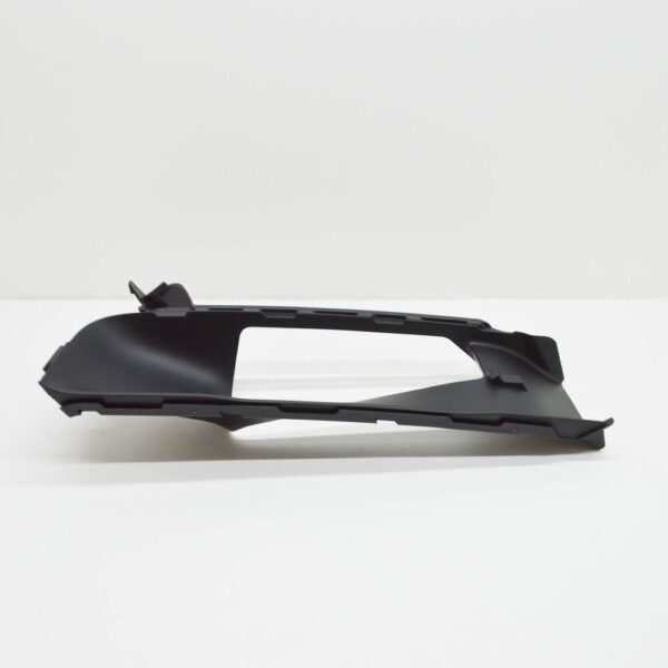 9Y0807162G - Porsche Cayenne 9ya front right air intake guide 9Y0807162G 2023 NEW ORIGINAL