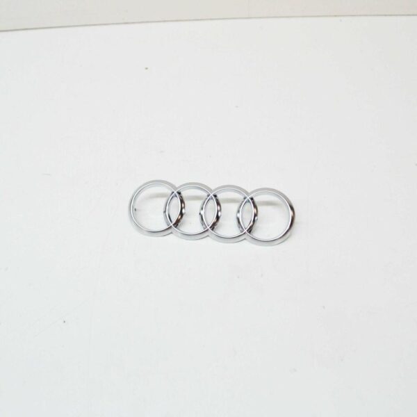 8T0103940A - Audi RSQ3 8U Signature on Original Engine Cover 8T0103940A