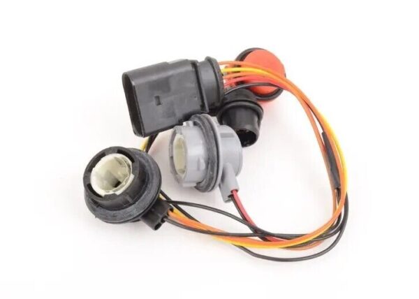 8T0945221A - Audi A5 8T external rear light loom wiring original bulb holder
