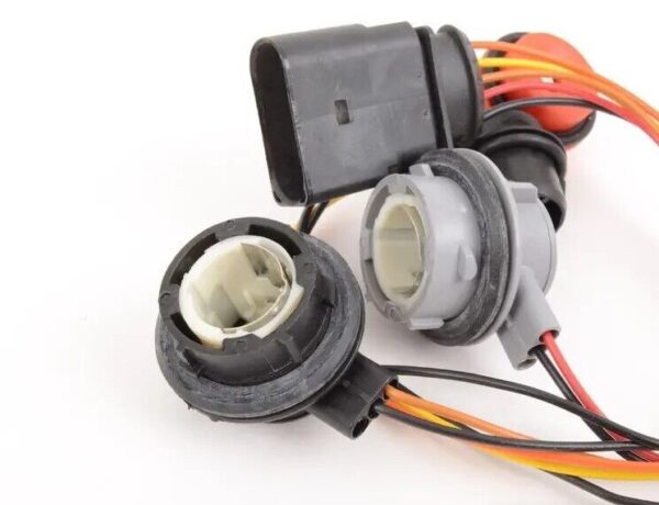 8T0945221A - Audi A5 8T external rear light loom wiring original bulb holder