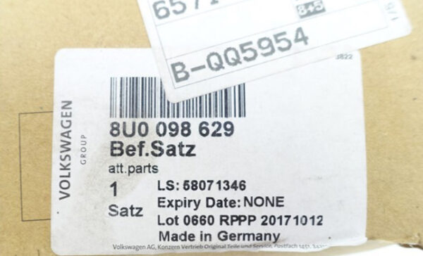 8U0098629 - Audi Q3 SQ3 Genuine Wheel Arch Mounting Kit 8U0098629