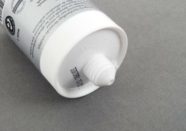D176404M2 - NEW GENUINE VW CYLINDER D176404M2 SILICONE SEALANT WITH HEAD AND OIL