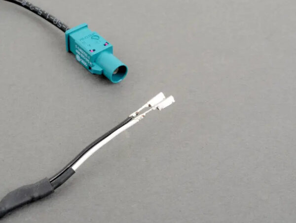 000098670A - NEW VW POLO 6R MK5 INFOTAINMENT SYSTEM ADAPTER AERIAL WIRE 000098670A ORIGINAL