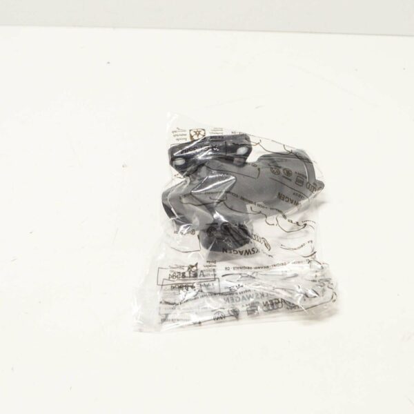 03H121133 - NEW VOLKSWAGEN TOUAREG 7P5 COOLANT FLANGED ADAPTER 03H121133 3 6 PETROL