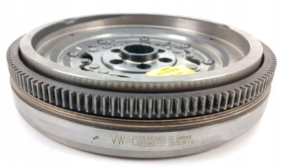 03L105266DQ - New Genuine Volkswagen Transporter T6 Schwungwheel 03L105266DQ