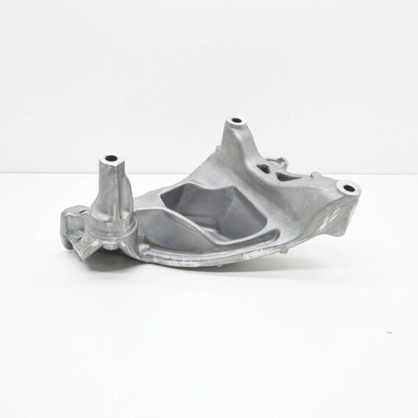 04L199207G - NEW VOLKSWAGEN CRAFTER FURGON SY ENGINE BRACKET RIGHT SIDE 04L199207G
