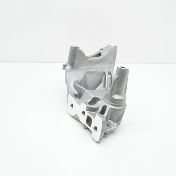 04L199207G - NEW VOLKSWAGEN CRAFTER FURGON SY ENGINE BRACKET RIGHT SIDE 04L199207G
