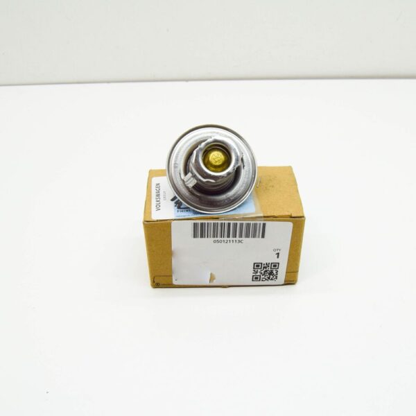 050121113C - NEW VOLKSWAGEN JETTA MK6 COOLANT THERMOSTAT 050121113C 2.0 PETROL 86KW ORIGINAL