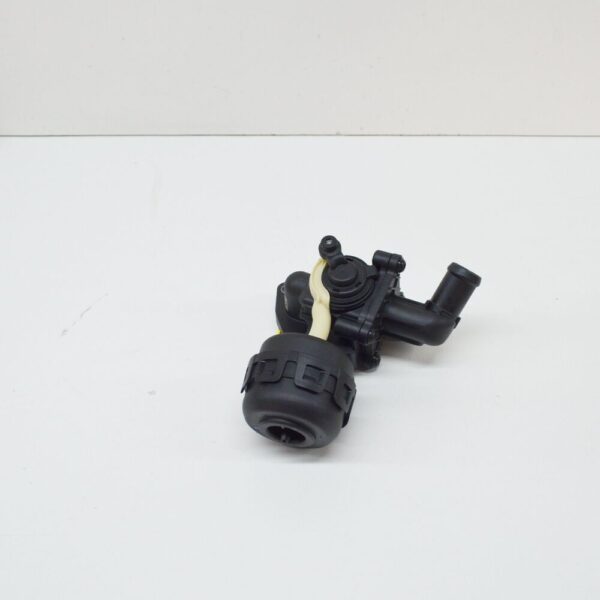 059121737AR - NEW VW AMAROK COOLING SYSTEM REGULATING VALVE 059121737AR