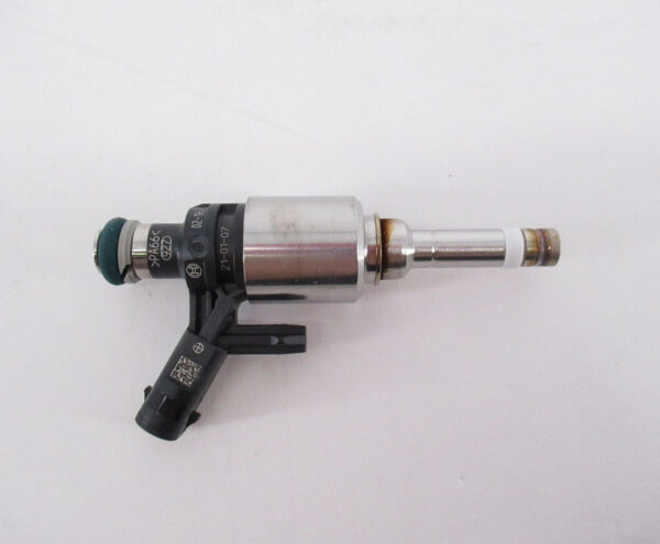 06A906036P - NEW VOLKSWAGEN GOLF 5G MK7 FUEL INJECTOR VALVE 06A906036P ORIGINAL