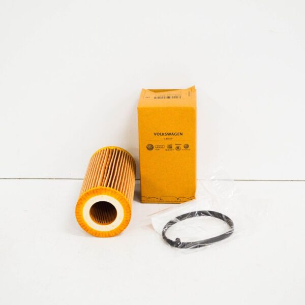 06D115562 - Oil filter for Volkswagen Jetta MK5, 06D115562, 2.5 petrol, NEW, ORIGINAL