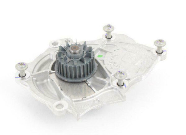 06K121011C - NEW VOLKSWAGEN BEETLE A5 ENGINE WATER PUMP 06K121011C ORIGINAL