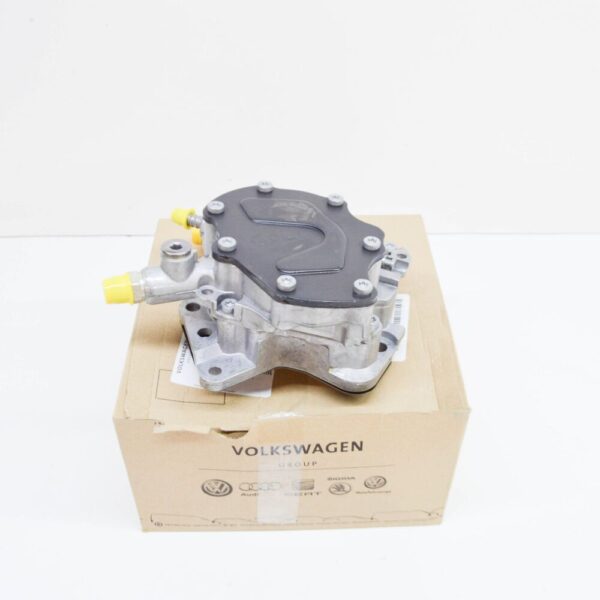 070145209J - NEW VOLKSWAGEN TRANSPORTER T5 VACUUM PUMP 070145209J ORIGINAL