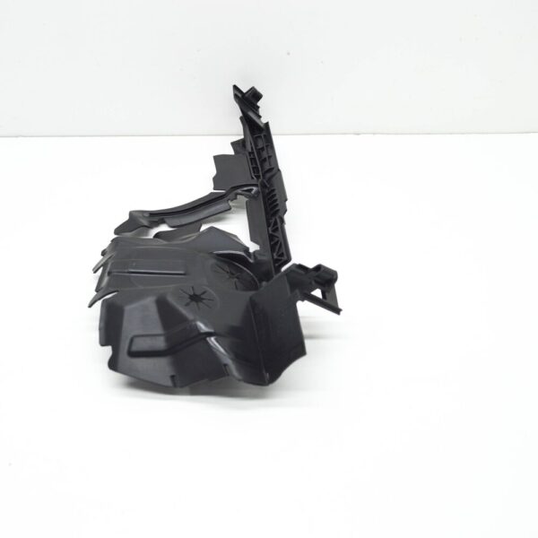 17A121284K - NEW VOLKSWAGEN JETTA MK7 A7 RIGHT RADIATOR AIR GUIDE 17A121284K ORIGINAL