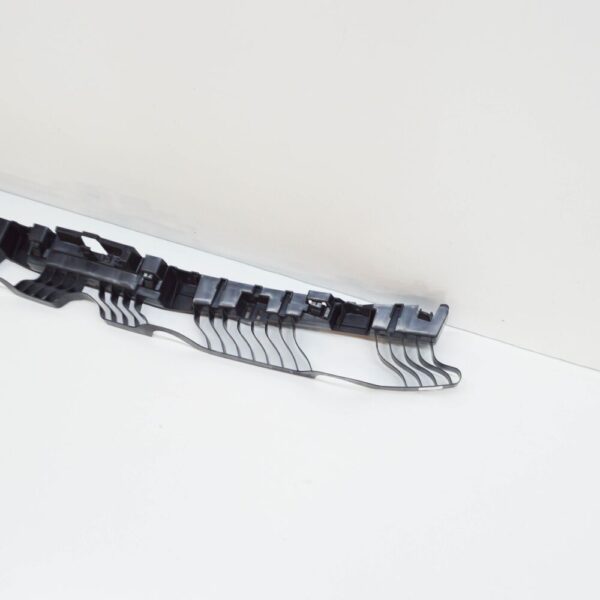 17A807863 - NEW VW JETTA A7 REAR BUMPER CENTRE BRACKET SECURING STRIP 17A807863 ORIGINAL