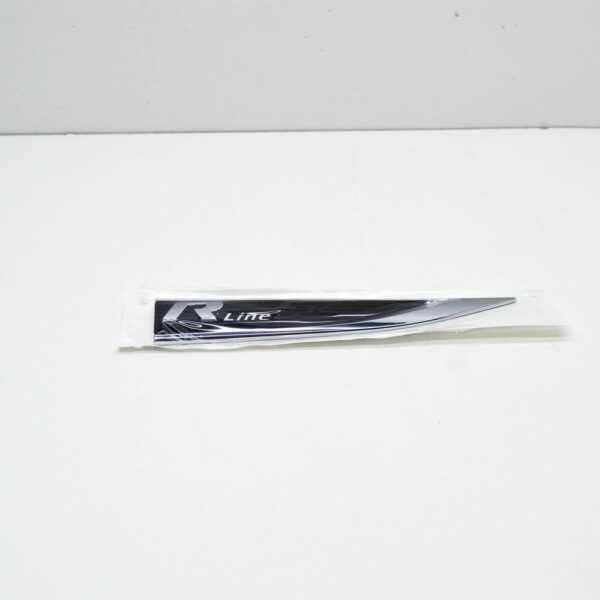 17A853688GDPJ - NEW VW JETTA MK7 WING RIGHT MANUFACTURER BADGE R-LINE 17A853688GDPJ