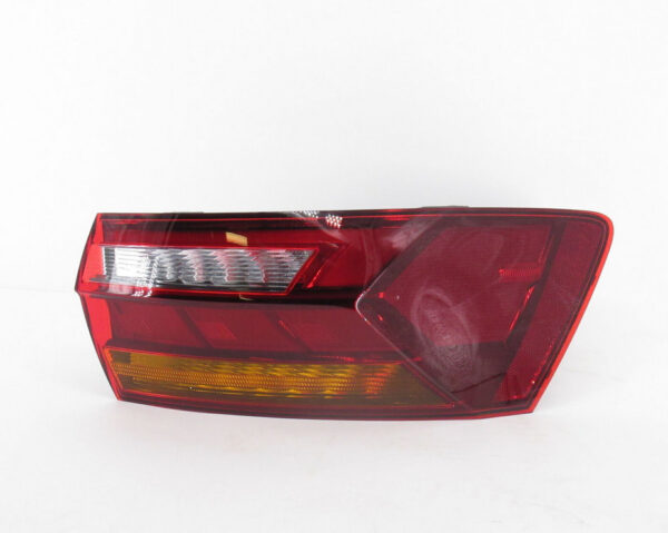 17A945096A - NEW VOLKSWAGEN JETTA A7 MK7 REAR RIGHT TAISLIGHT 17A945096A ORIGINAL