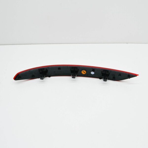 17A945106 - NEW VOLKSWAGEN JETTA MK7 REAR RIGHT BUMPER REFLECTOR 17A945106