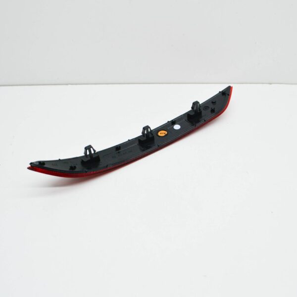17A945106 - NEW VOLKSWAGEN JETTA MK7 REAR RIGHT BUMPER REFLECTOR 17A945106