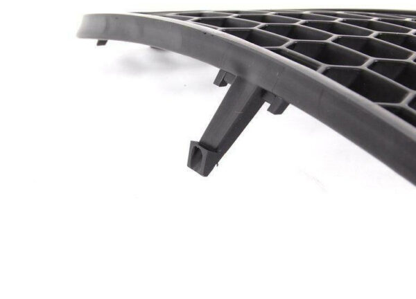 1C0807684A01C - NEW VW BEETLE 9C FRONT BUMPER RIGHT AIR GUIDE GRILLE 1C0807684A01C