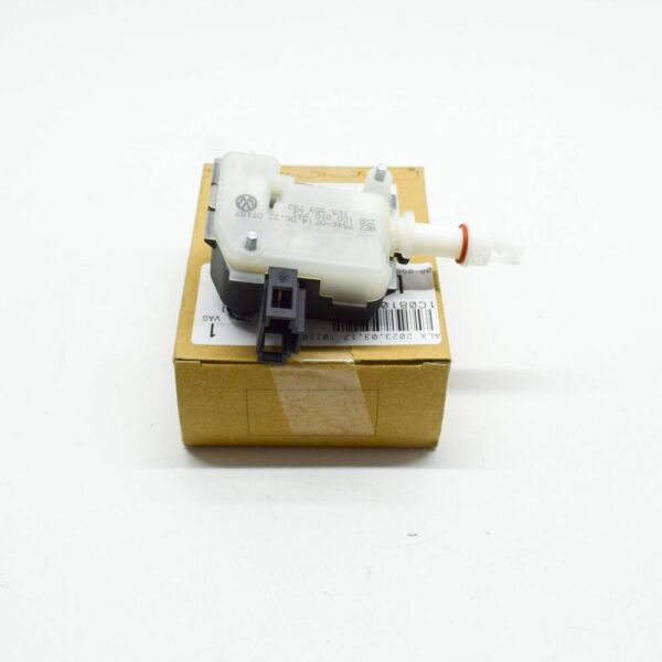 1C0810773 - NEW VOLKSWAGEN BEETLE 9C FUEL DOOR ACTUATOR 1C0810773 ORIGINAL