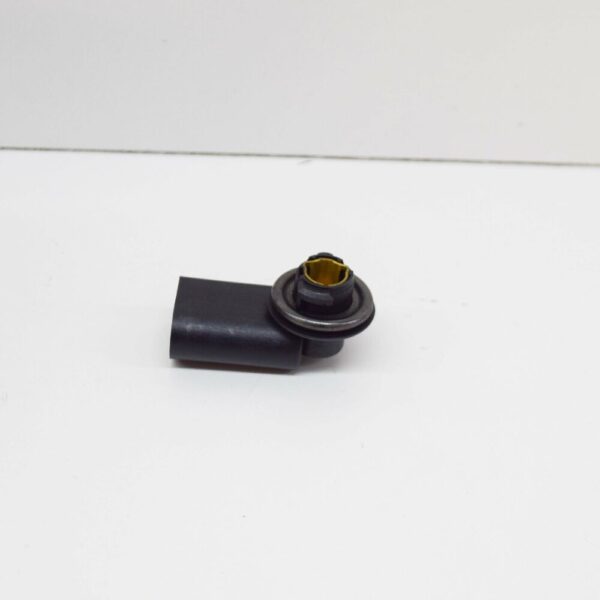 1C0953123C - NEW VOLKSWAGEN BEETLE 1C BULB HOLDER SOCKET LAMP HOUSING 1C0953123C ORIGINAL