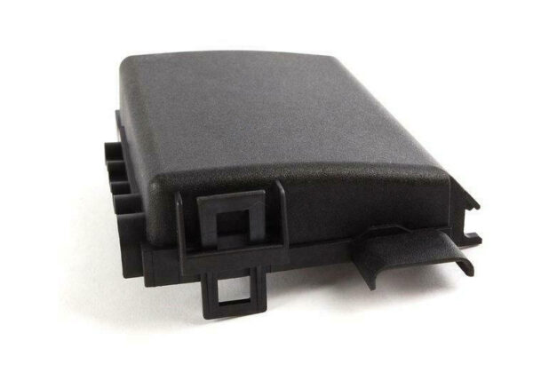1J0937555C - NEW VW BEETLE 9C FUSE HOLDER COVER 1J0937555C